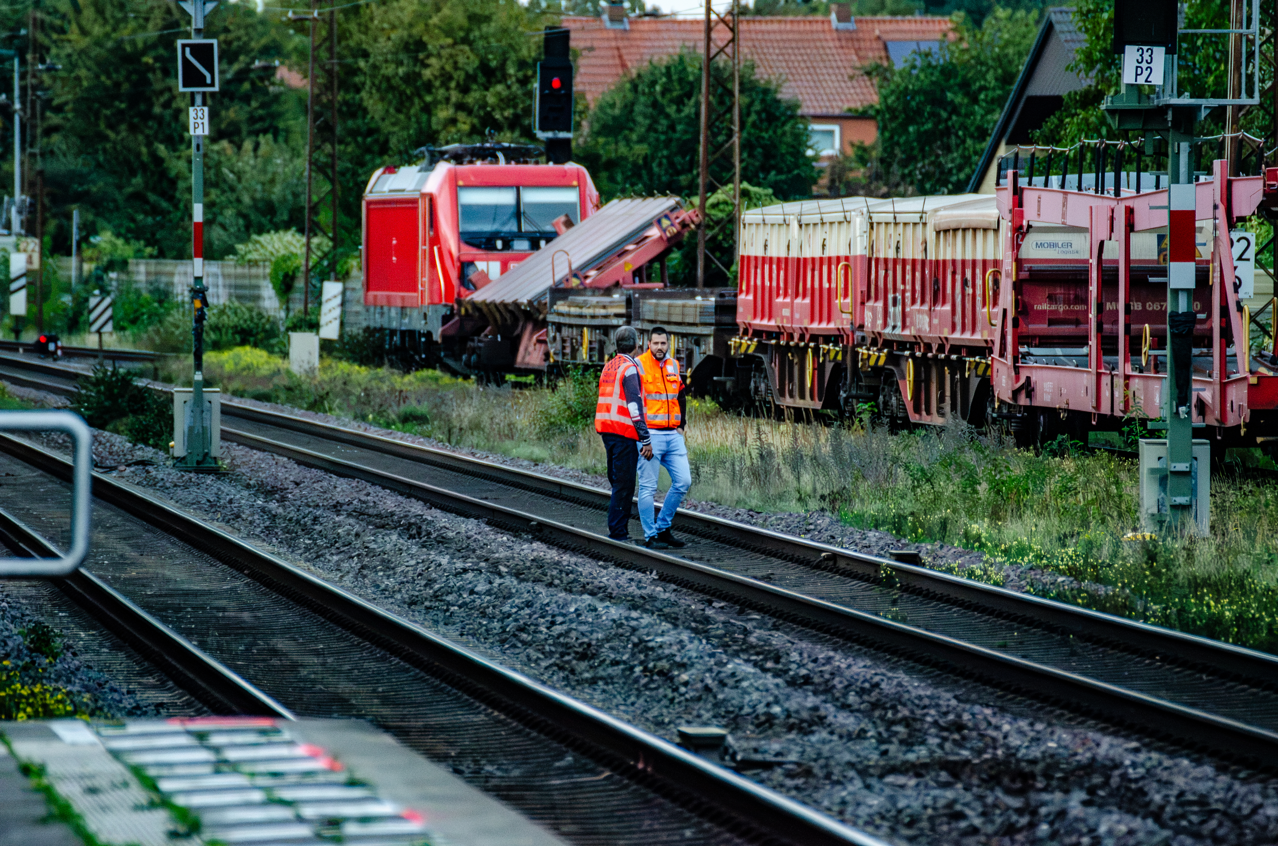 Auf diesen Güterzug im Bahnhof Barnten kletterte der 15-Jährige.