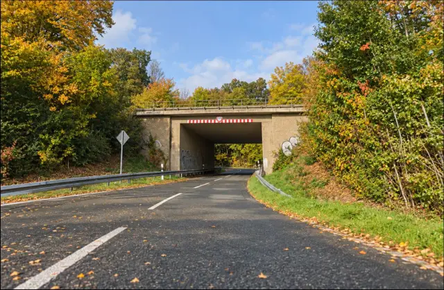 An dieser Stelle wird gebaut. Die Auffahrt auf die B6 wird dann nicht möglich sein.