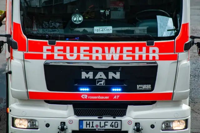 Erneuter Großeinsatz in Giesen: Unbekannte Substanz nach Einbruch entdeckt
