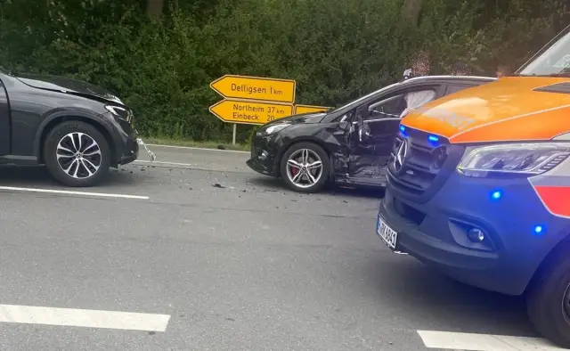 Bei einem Ufall nahe Delligsen sind zwei Personen verletzt worden.