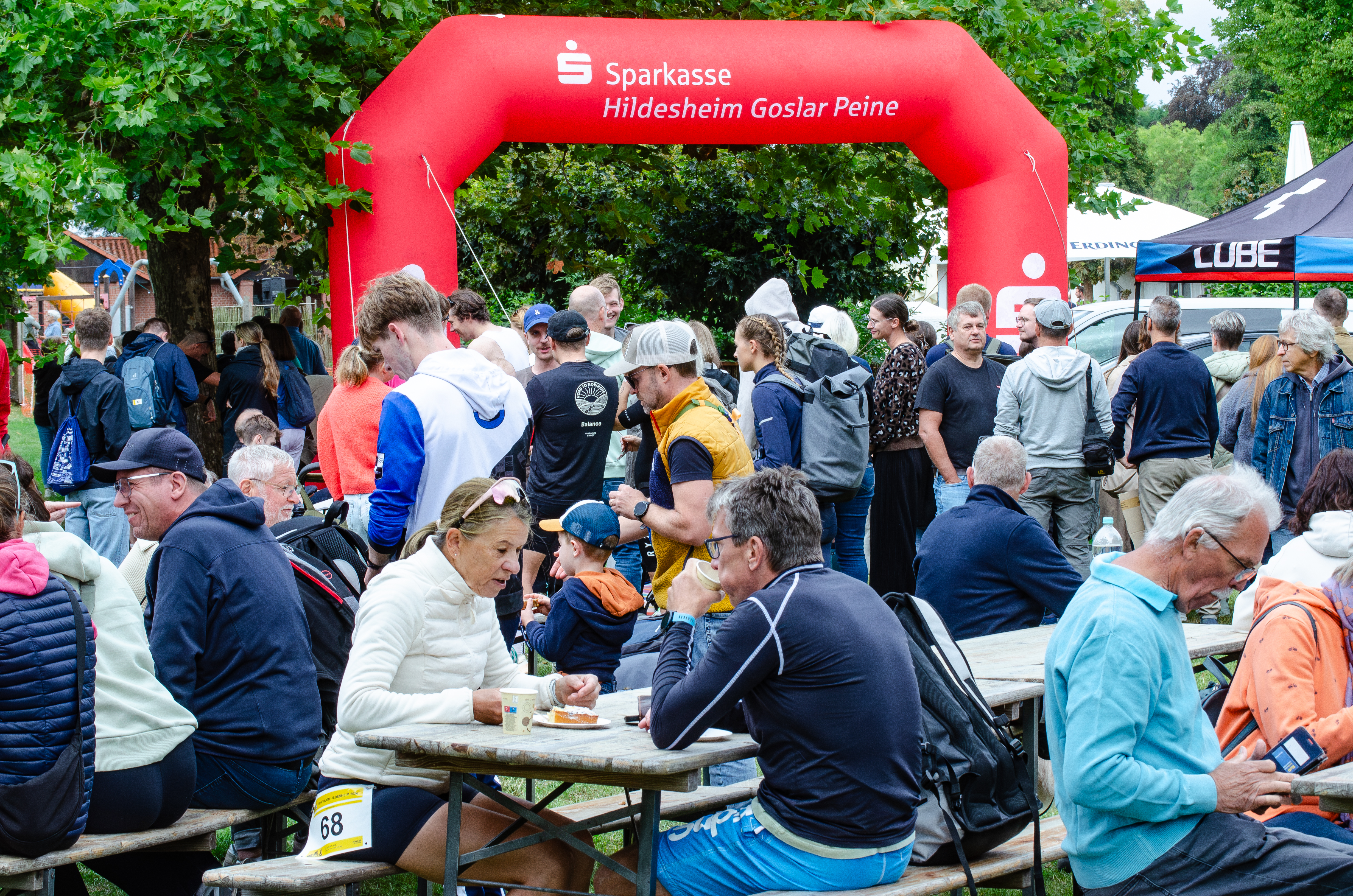 Viele Besucher verfolgten den Triathlon an der JoWiese