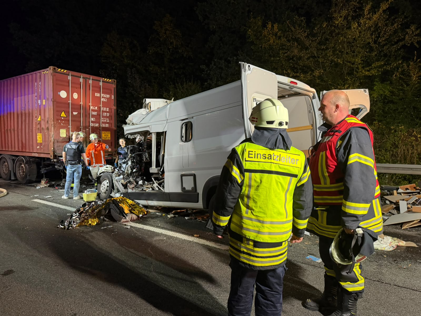 Die Autobahn Sieben ist in Fahrtrichtung Süden nach einem Schweren Unfall gesperrt.