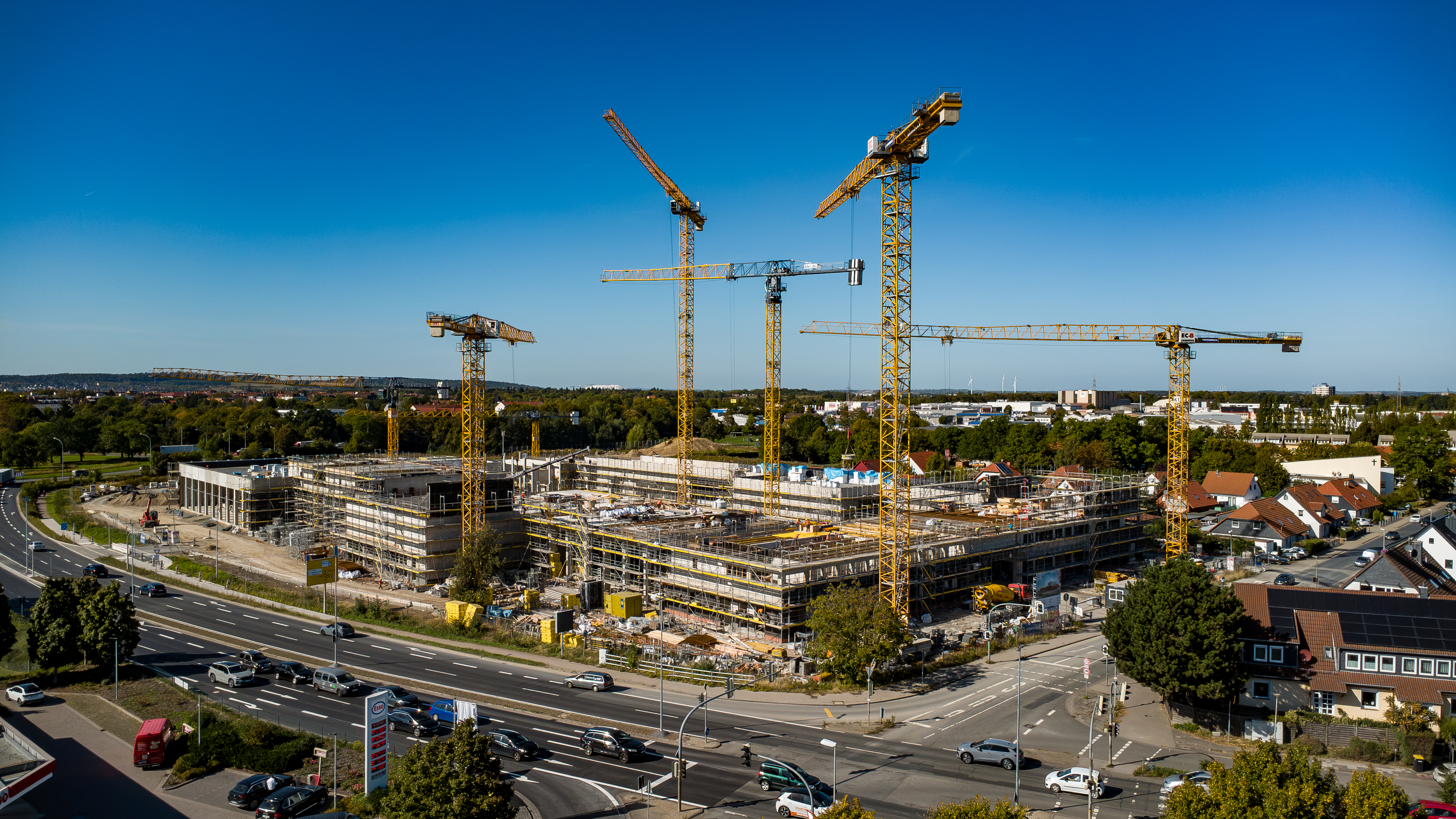 Luftblick auf das neue Gefahrenabwehrzentrum im Sauteichsfeld.